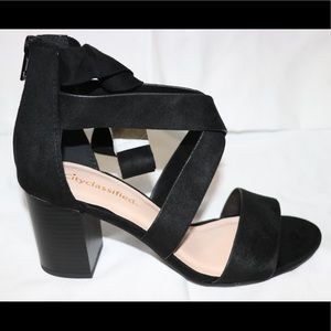 PERFECT little black heels.